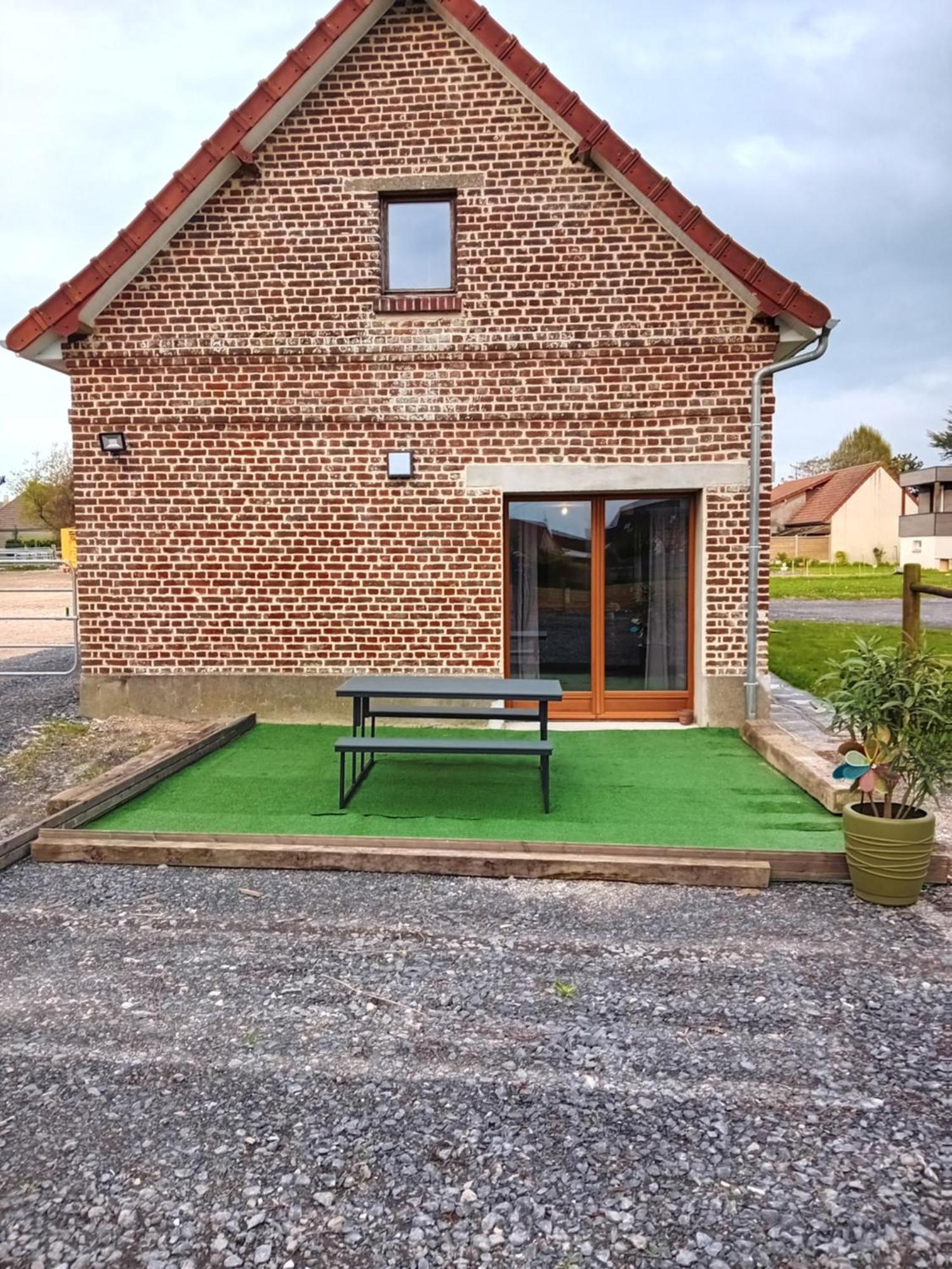 Gite Ferme Du Marronnier Derchigny エクステリア 写真