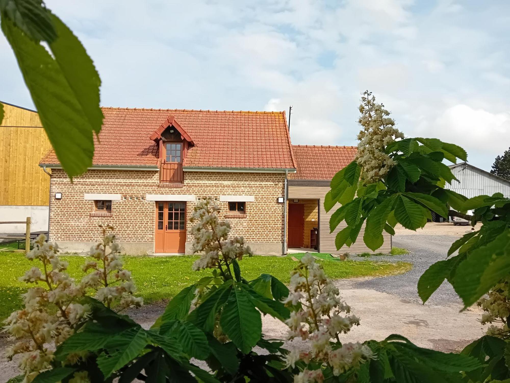 Gite Ferme Du Marronnier Derchigny エクステリア 写真